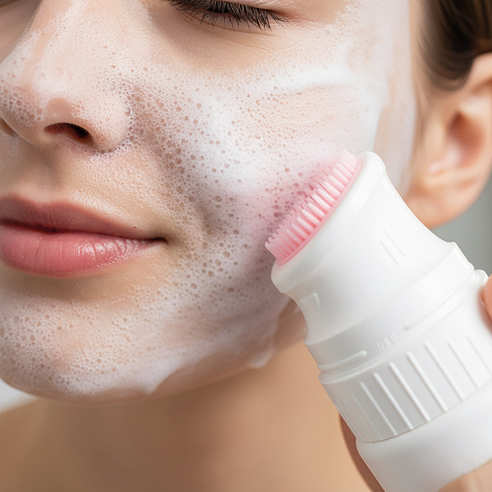 AuraVes - Cleansing gel with silicone brush